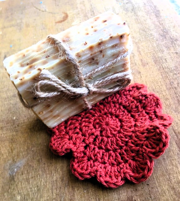 Versatile handmade crochet roundie — by NatuRen’s — Home & Living — handmade in South Africa