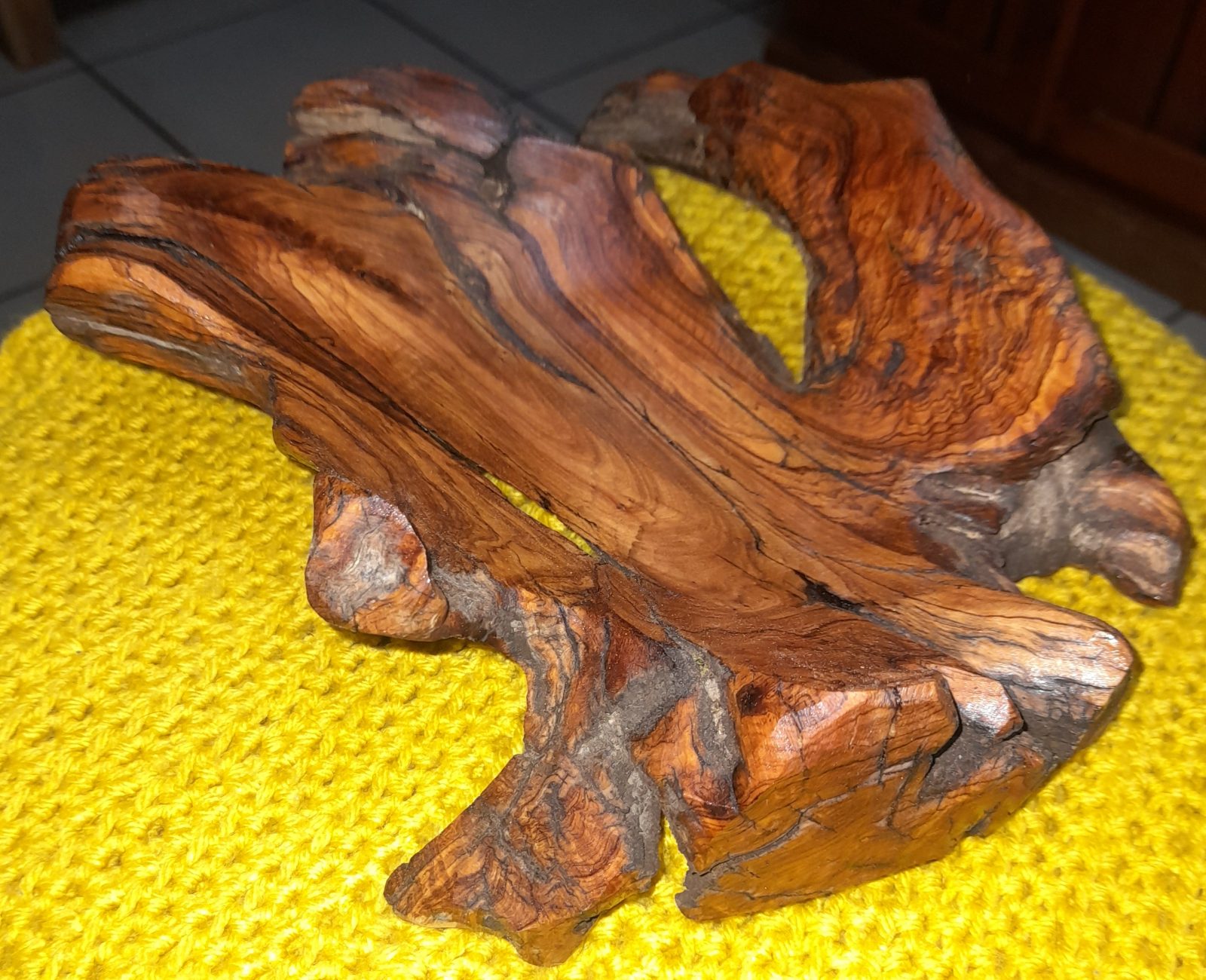 Wood stump bowl — by Kobus Botma — Wood Carving — handmade in South Africa